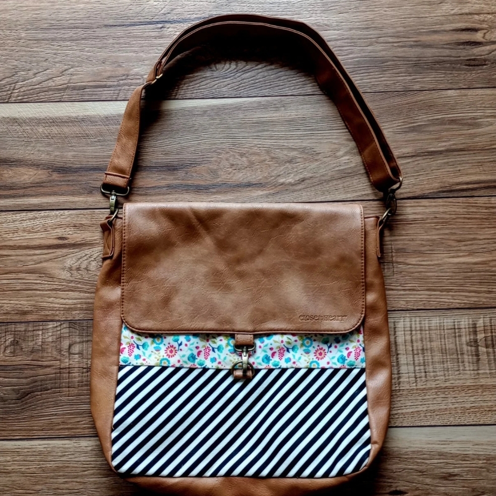 Close To My Heart Women's Shoulder Bag